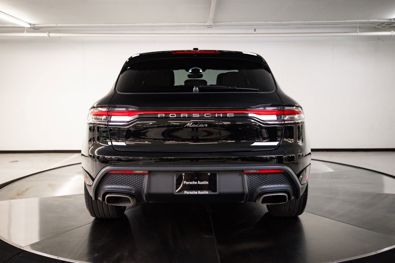 Certified 2025 Porsche Macan AWD/4WD image 6