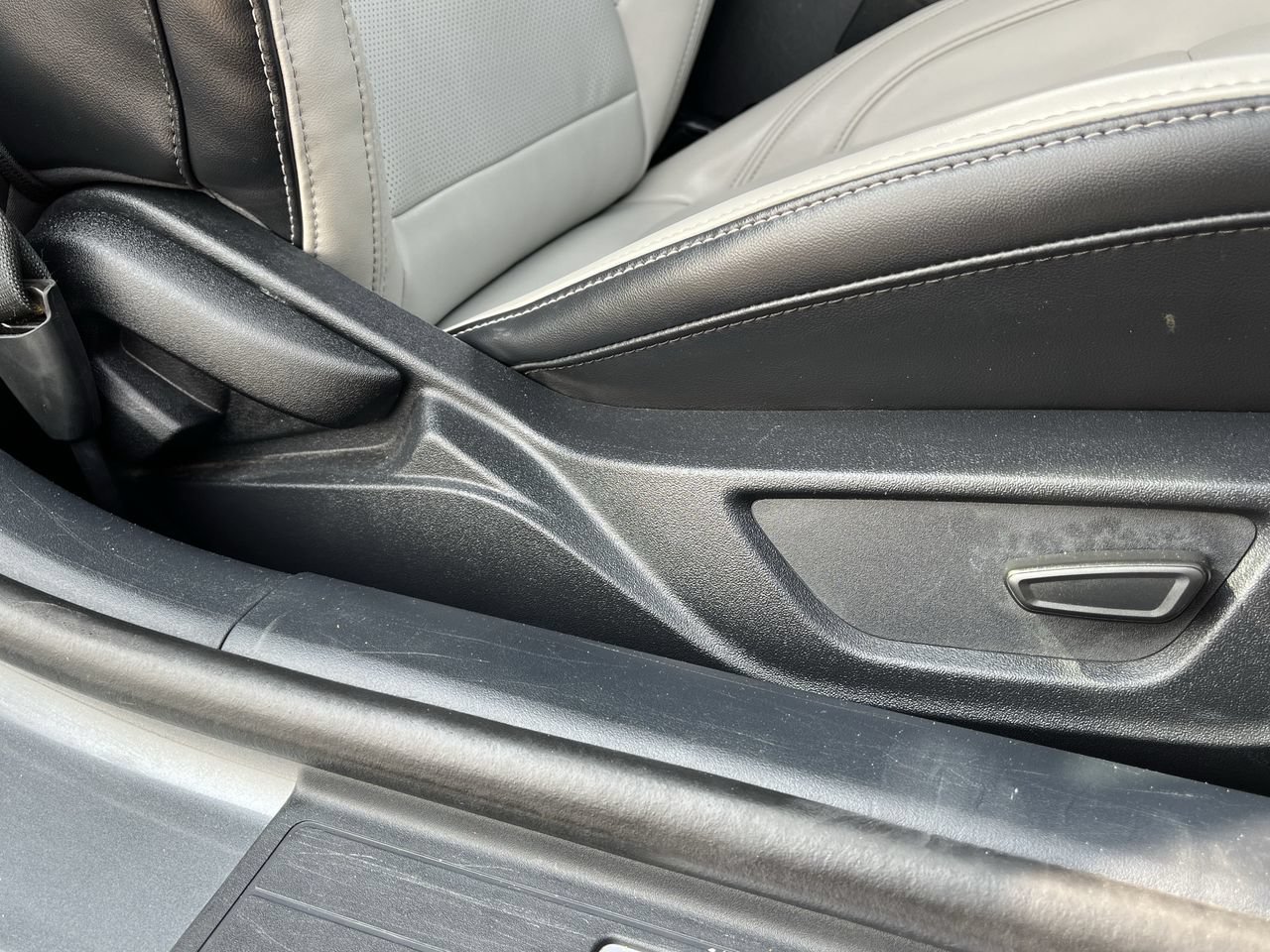 Used 2024 Ford Mustang Premium RWD image 25