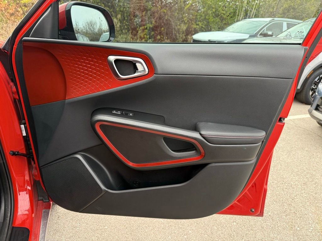 Certified 2024 Kia Soul GT-Line image 17