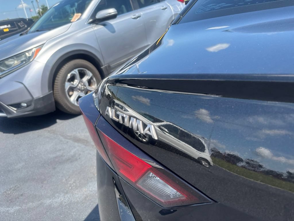 Used 2023 Nissan Altima 2.5 SV w/ SV Premium Package FWD image 9