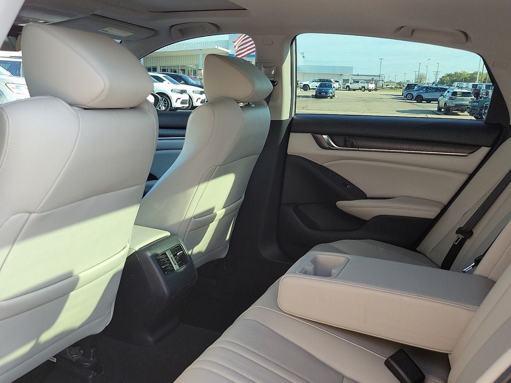 Used 2019 Honda Accord Touring image 9