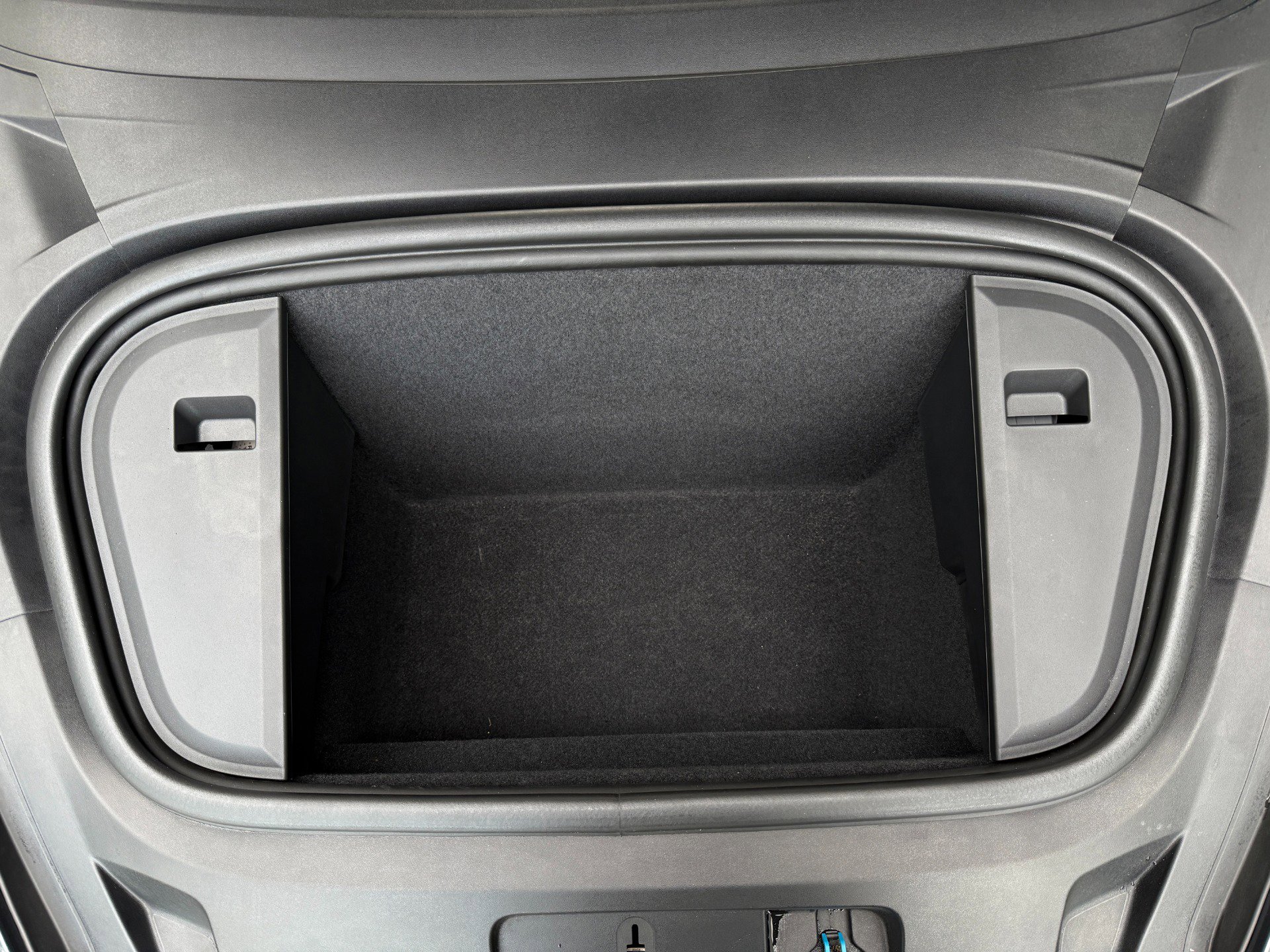 Used 2020 Porsche Taycan Turbo S image 40