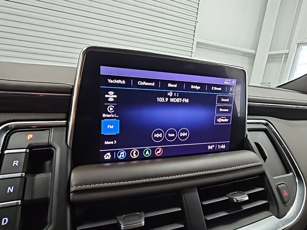 Used 2021 GMC Yukon XL SLT w/ SLT Premium Package image 14