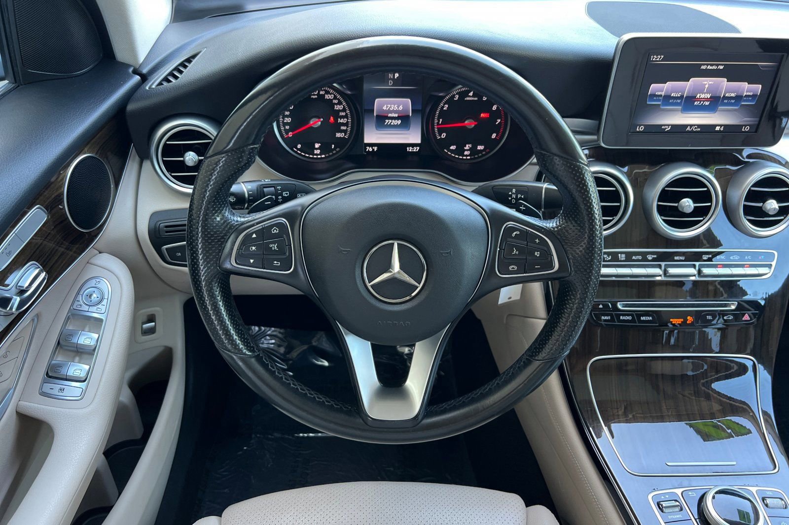 Used 2017 Mercedes-Benz GLC 300 4MATIC image 16