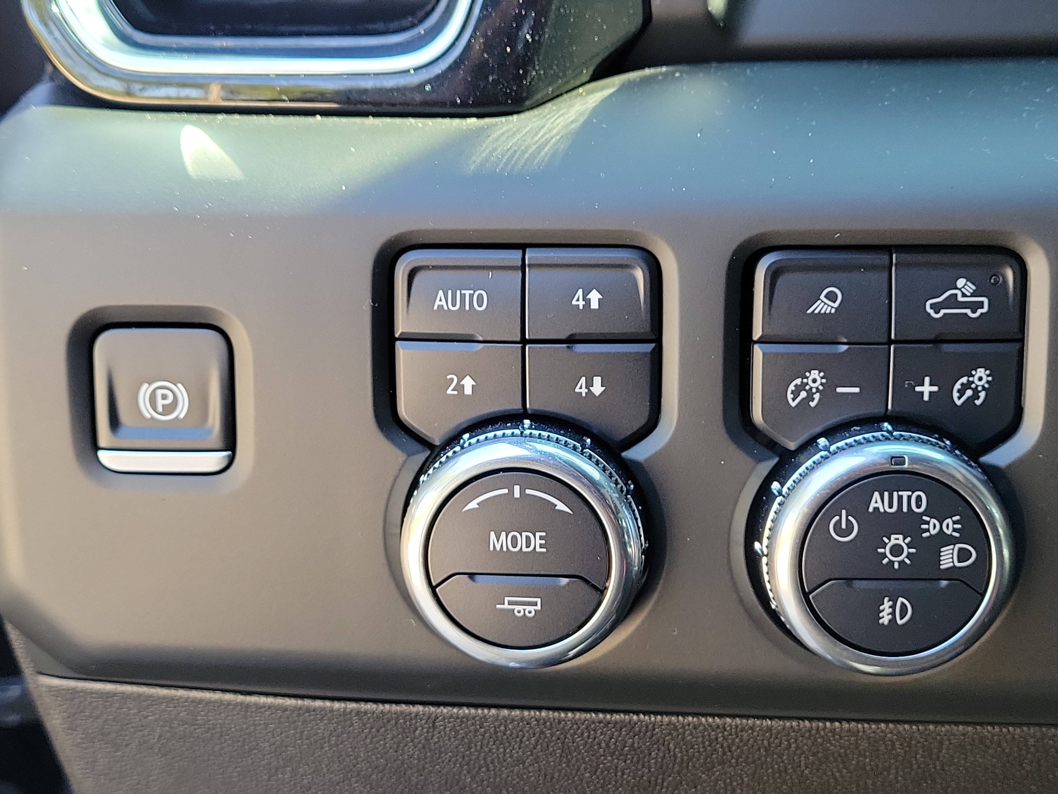 Used 2024 GMC Sierra 2500 Denali Ultimate w/ Max Trailering Package AWD/4WD image 29