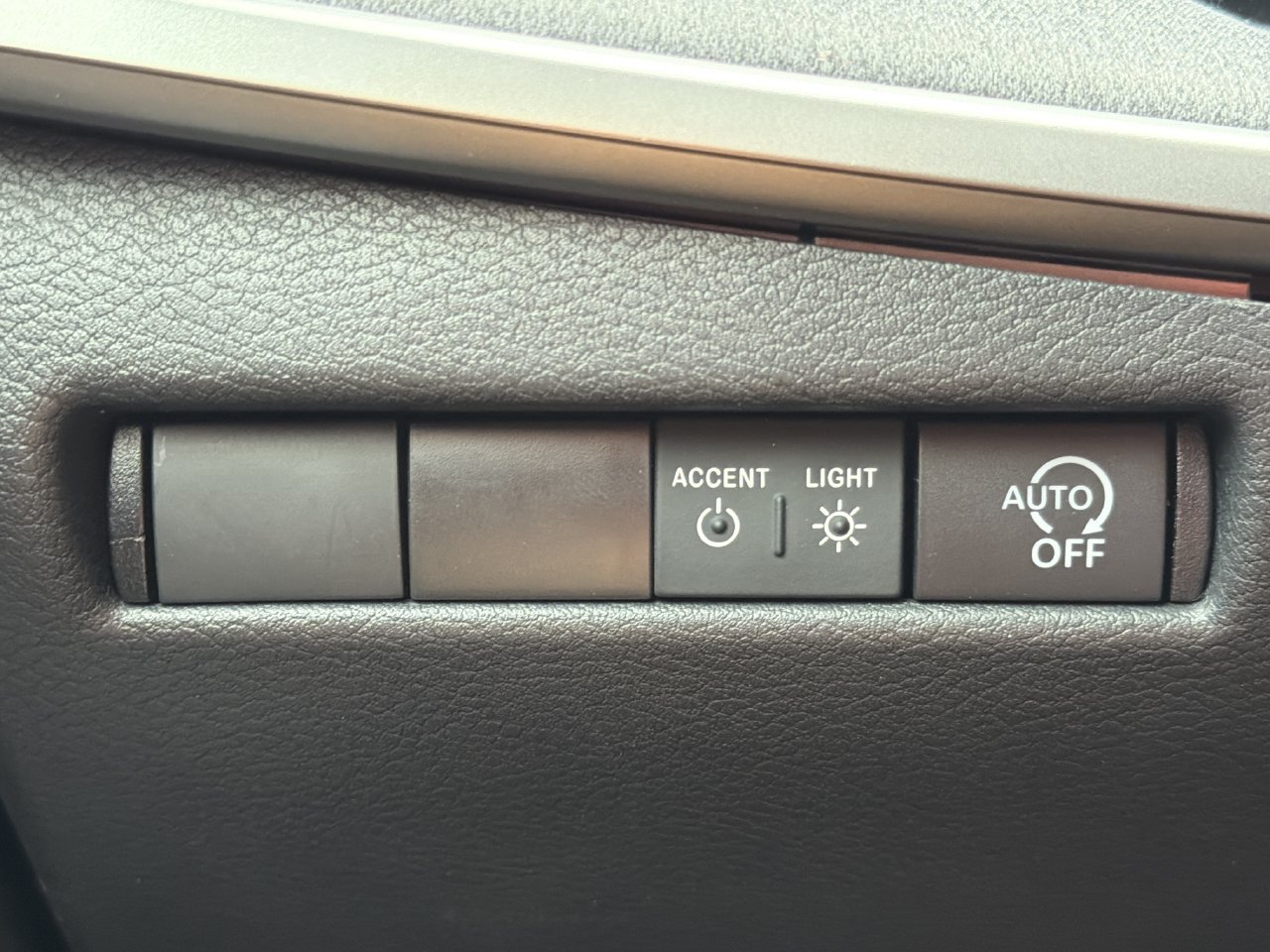 Certified 2026 Nissan Kicks SV w/ SV Premium Package FWD image 15