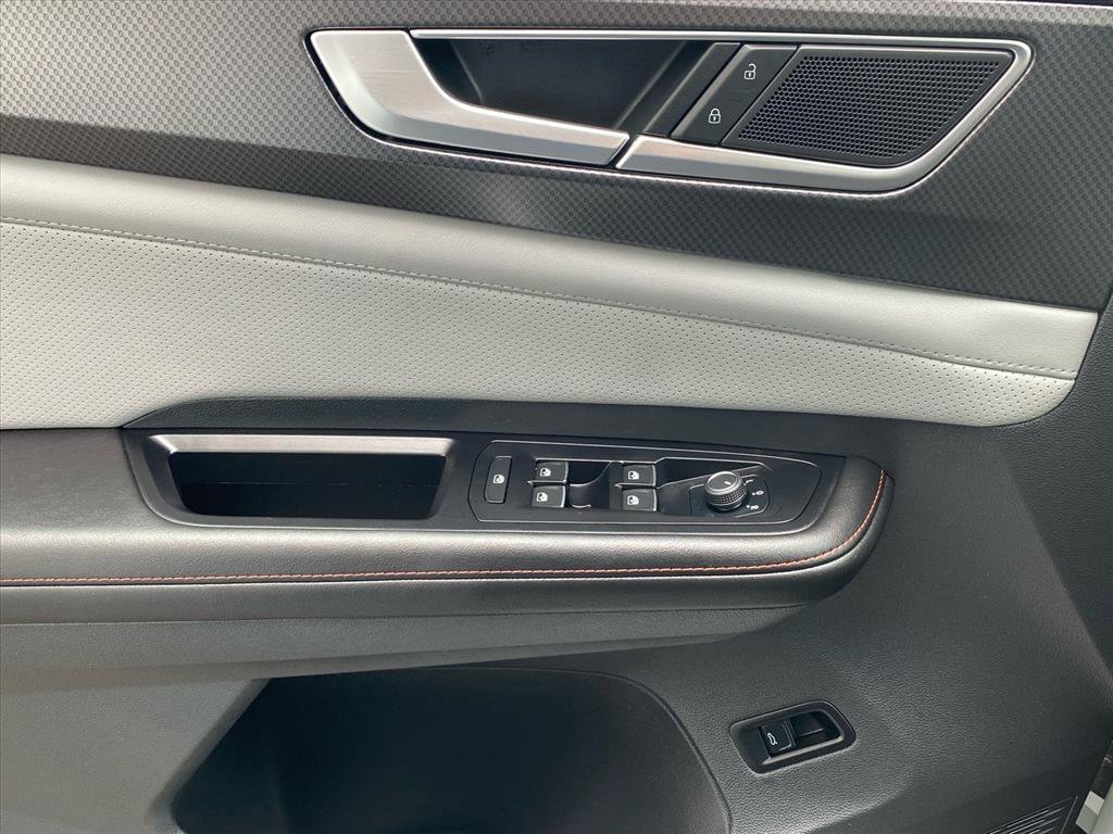 Certified 2025 Volkswagen Atlas Peak Edition SE image 19