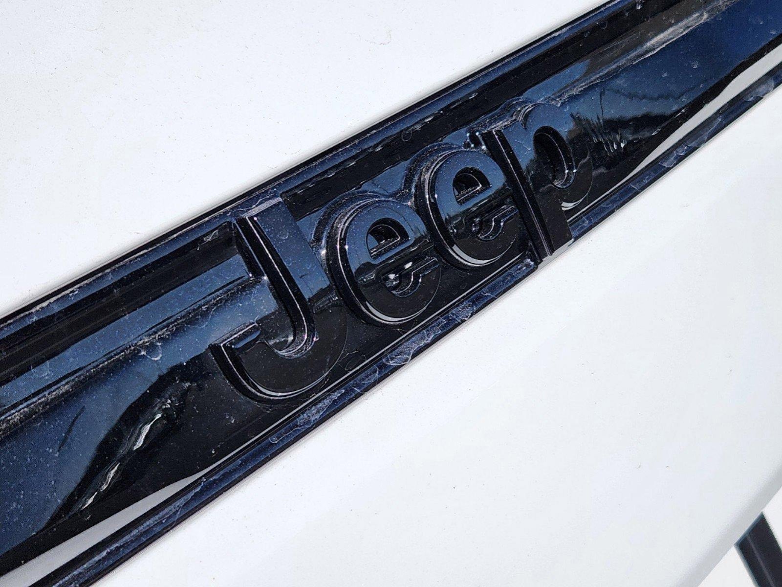 New 2025 Jeep Grand Cherokee Altitude image 17