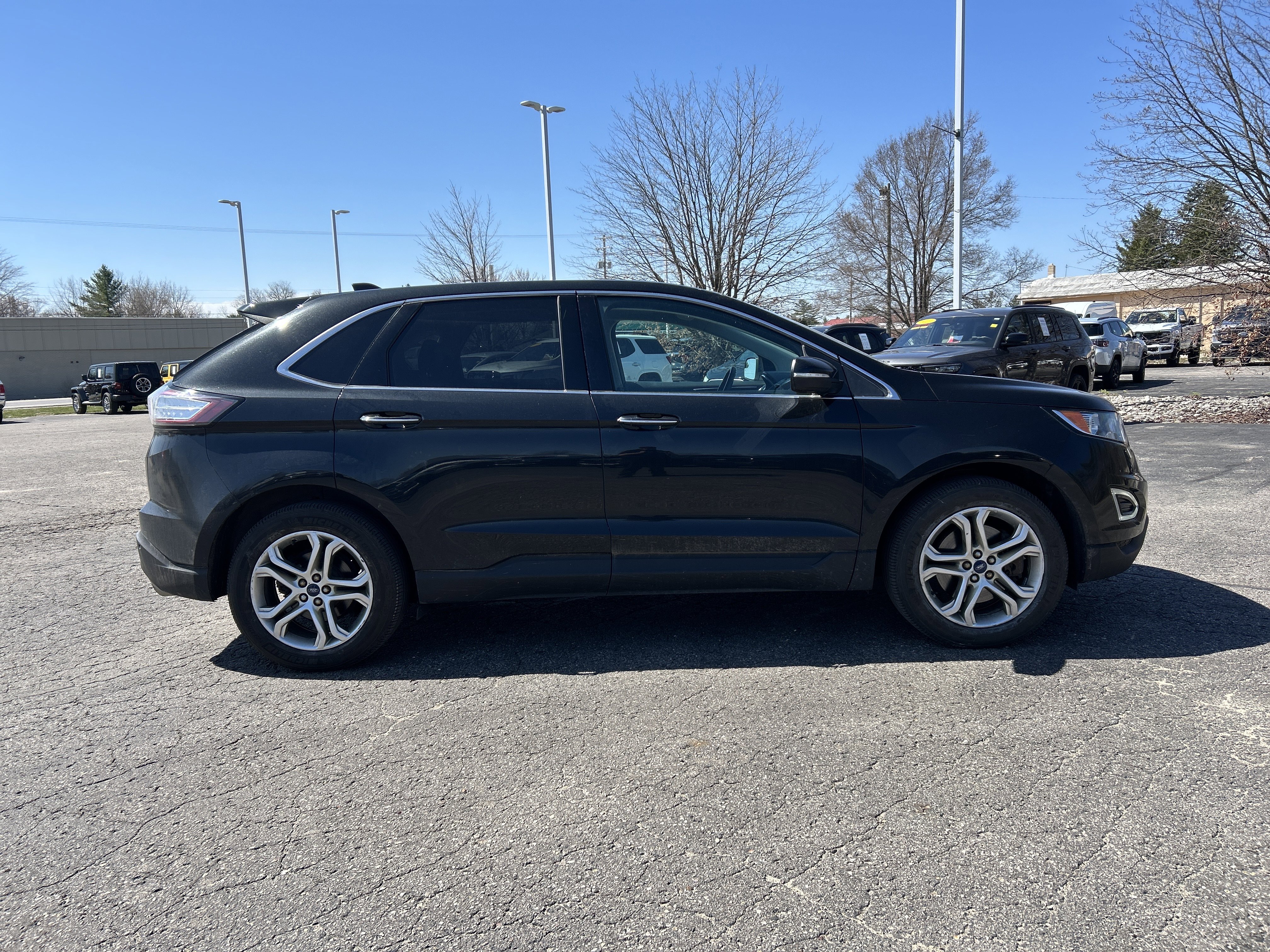 Used 2015 Ford Edge Titanium AWD/4WD image 3