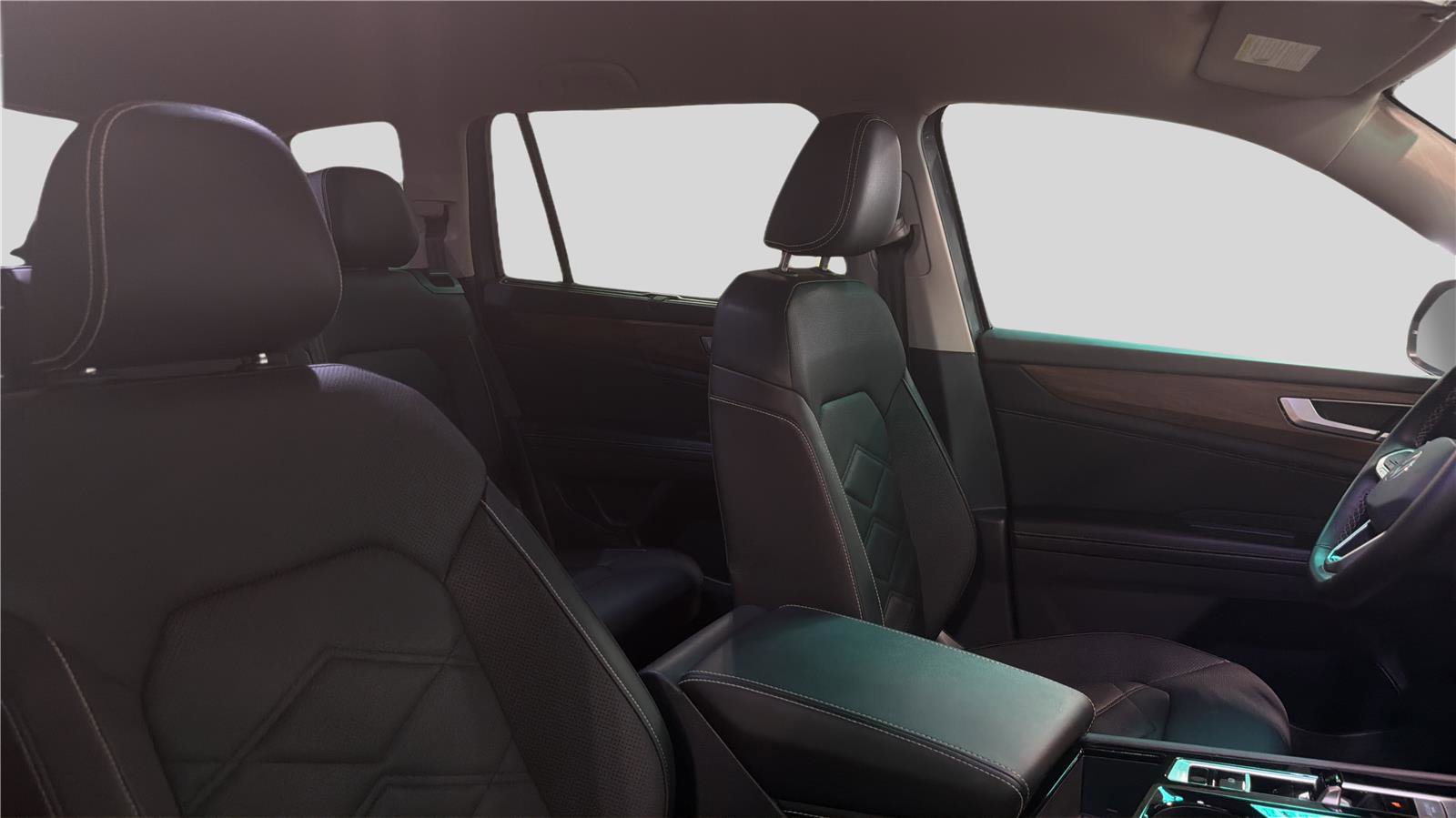 Used 2025 Volkswagen Atlas SE FWD image 24