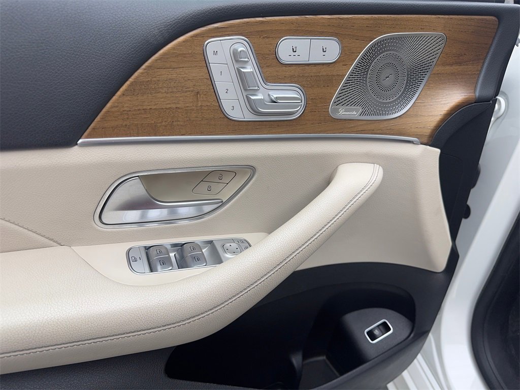 Used 2022 Mercedes-Benz GLE 350 w/ AMG Line Exterior image 30