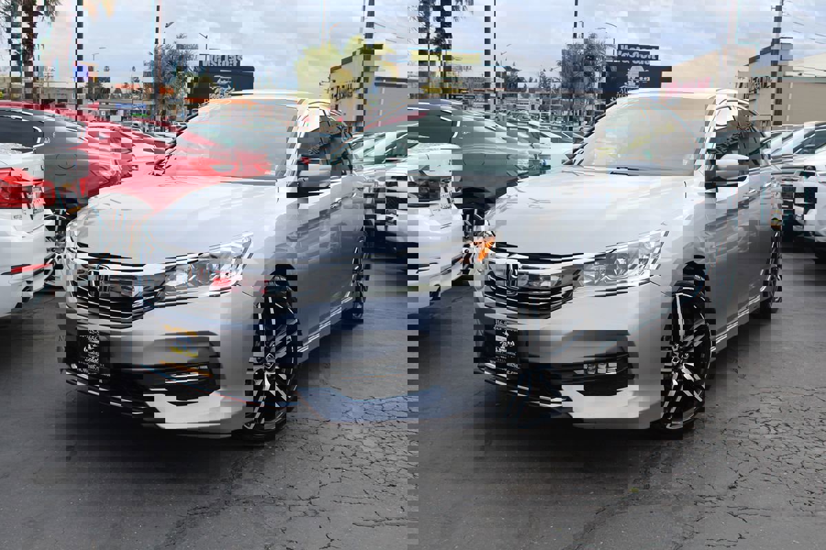 Used 2017 Honda Accord Sport image 34