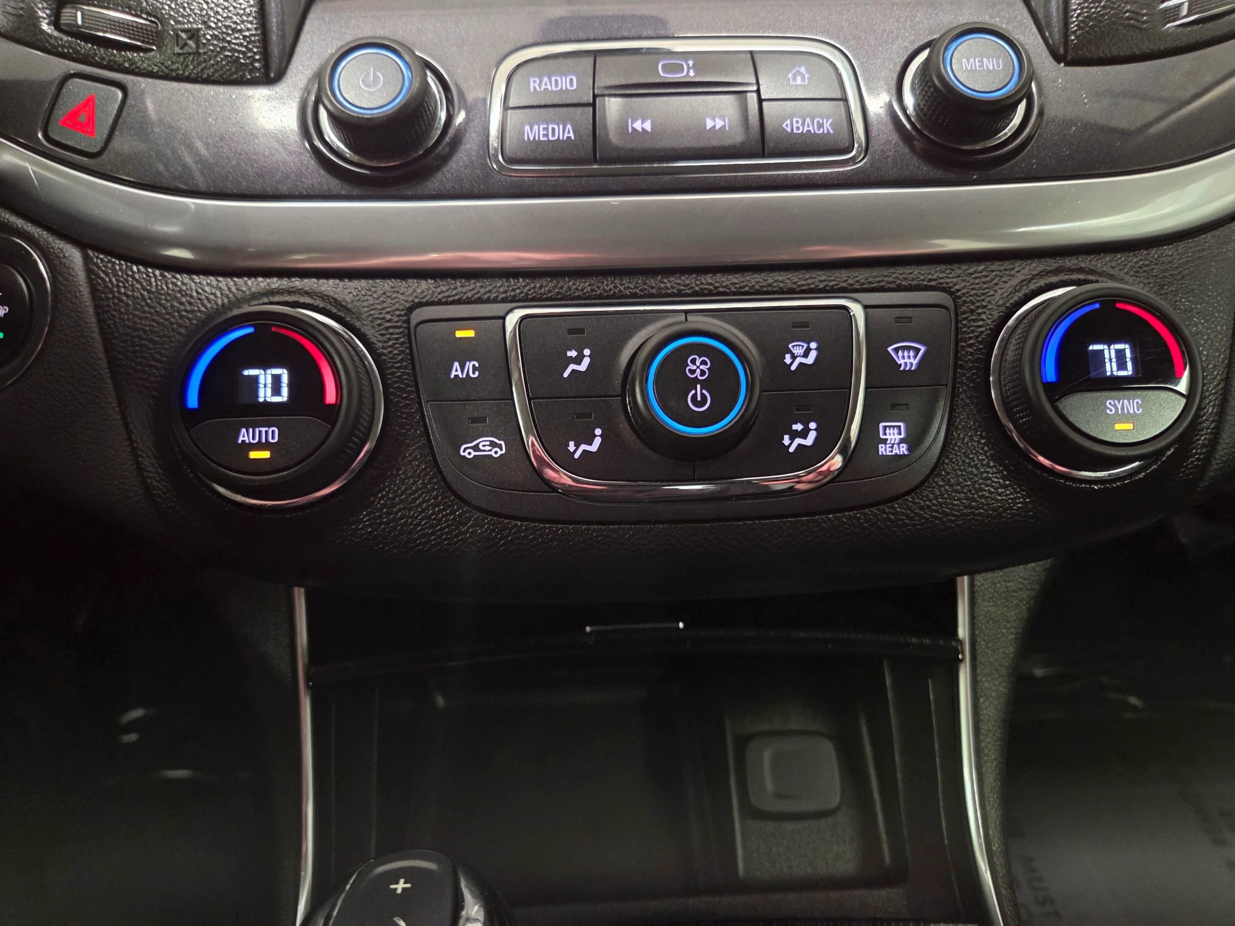 Used 2018 Chevrolet Impala LT FWD image 25