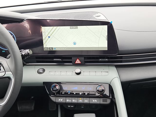 Used 2025 Hyundai Elantra Limited FWD image 22