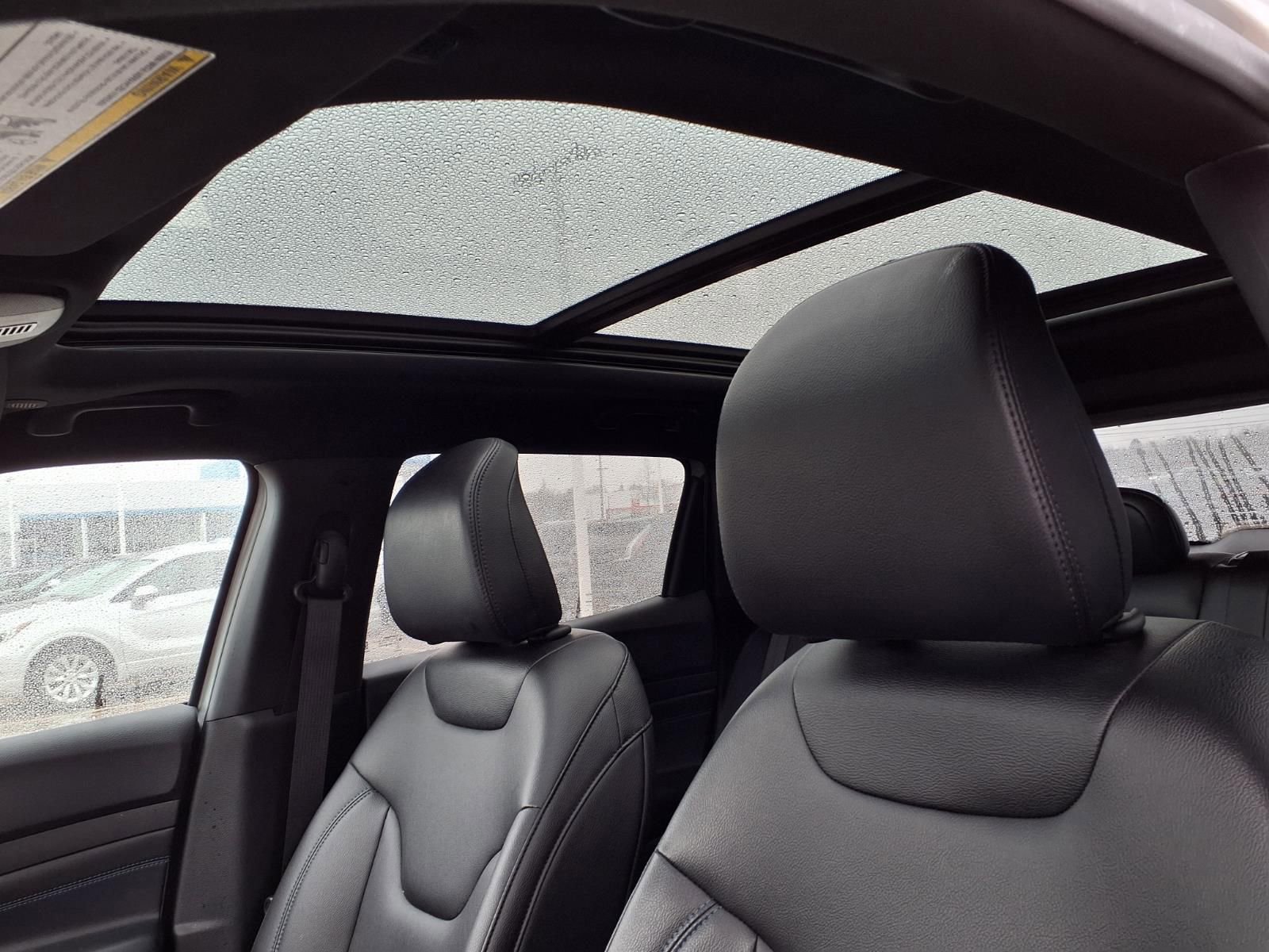 Used 2025 Jeep Compass Limited w/ High Altitude Package AWD/4WD image 16