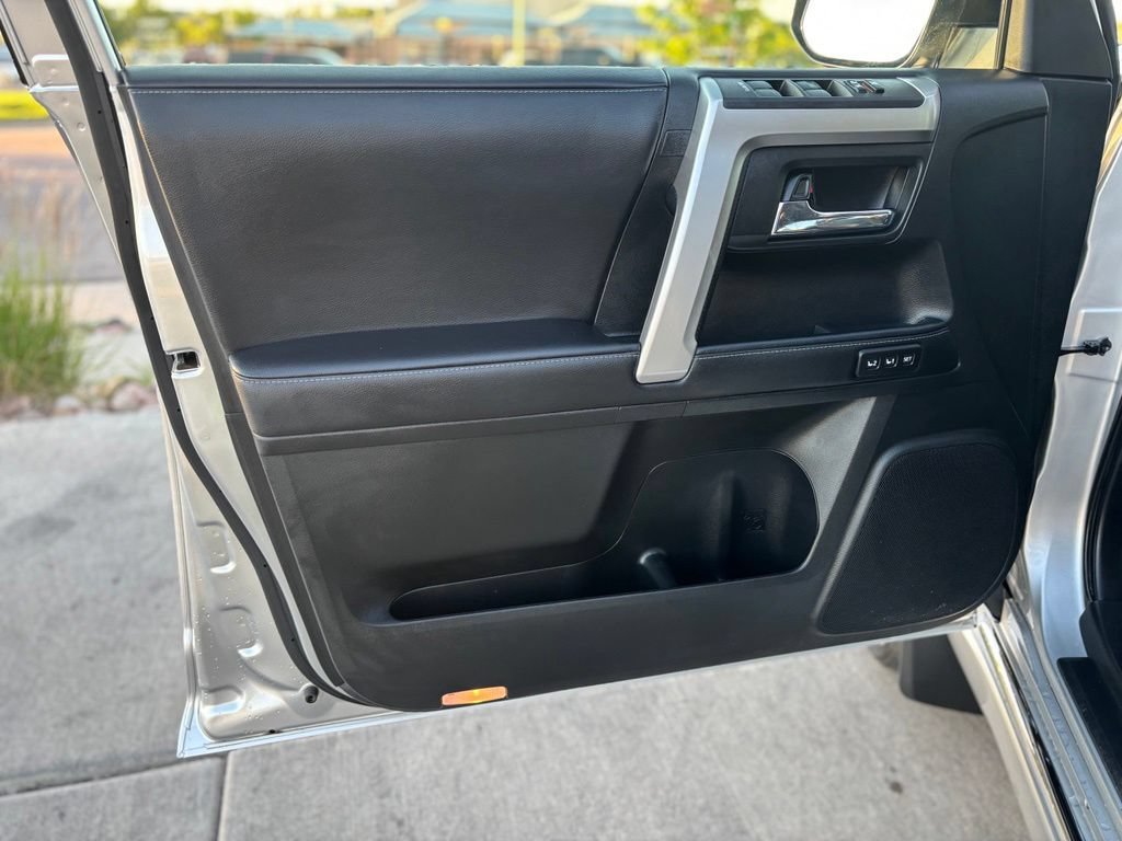 Used 2020 Toyota 4Runner Limited AWD/4WD image 12