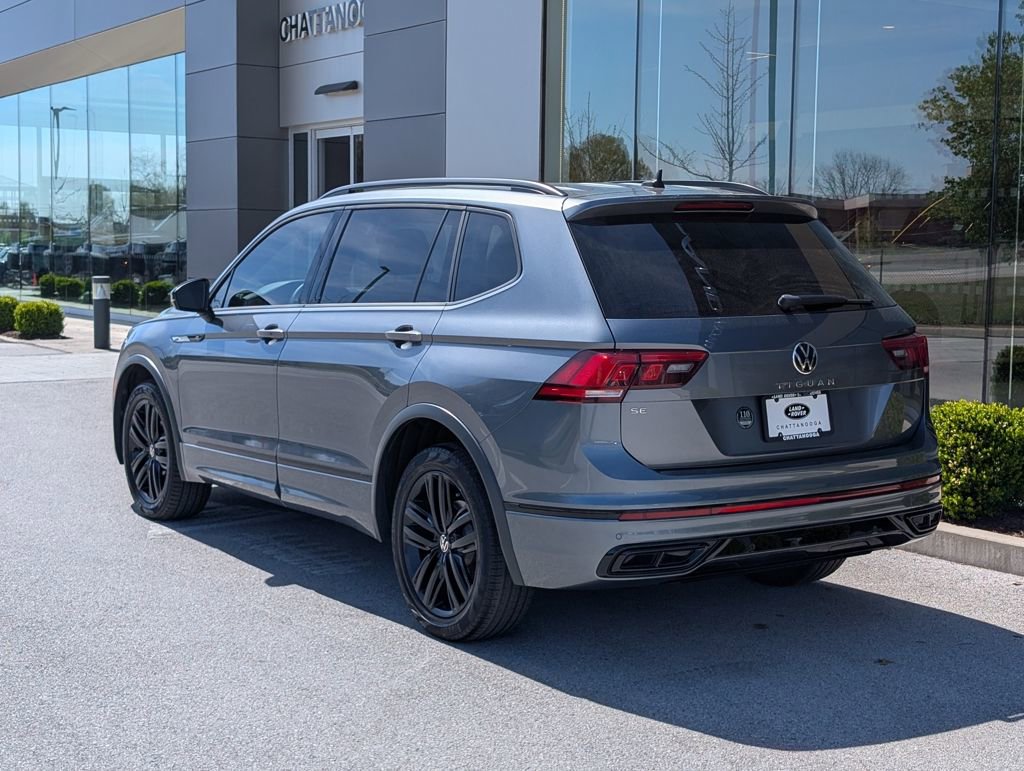 Used 2022 Volkswagen Tiguan SE R-Line image 3