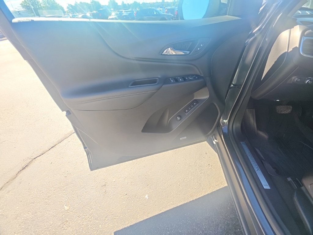 Used 2021 Chevrolet Equinox Premier AWD/4WD image 13