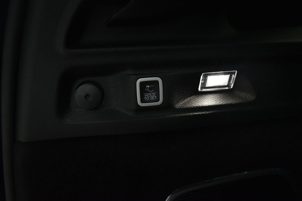 Used 2021 Jeep Grand Cherokee L Overland w/ Luxury Tech Group IV image 34