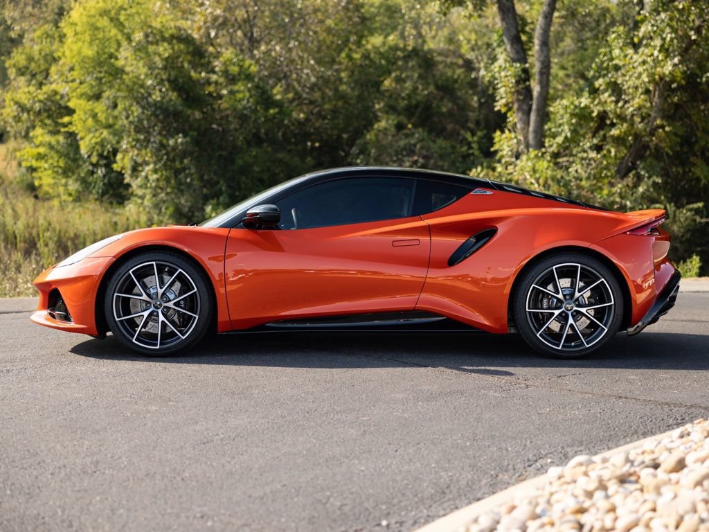 Used 2025 Lotus Emira RWD image 3