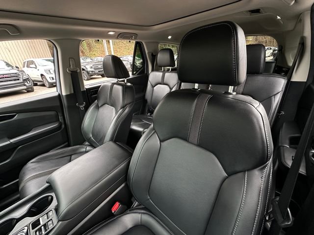 Used 2025 Honda Pilot Touring image 10