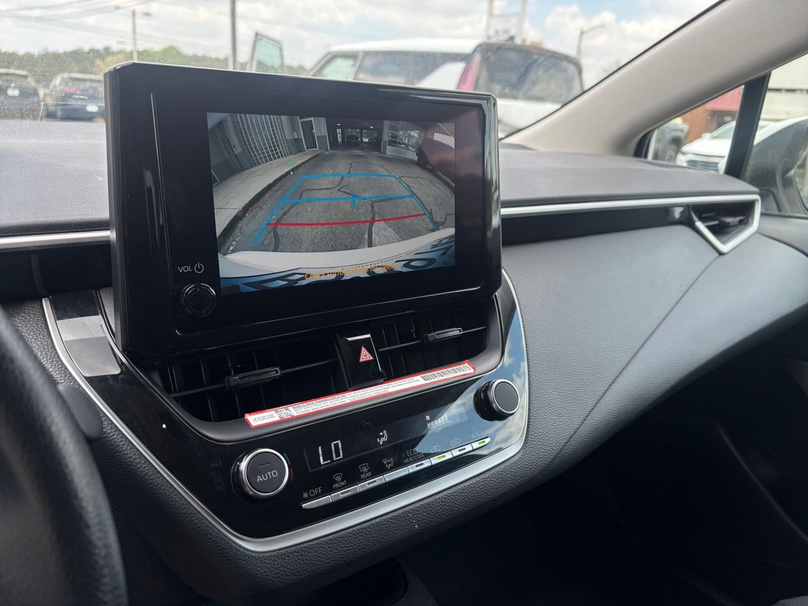 Used 2025 Toyota Corolla LE image 26