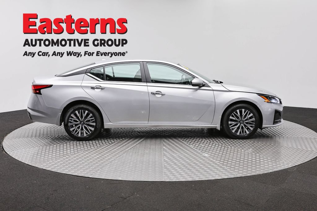 Used 2023 Nissan Altima 2.5 SV AWD/4WD image 4
