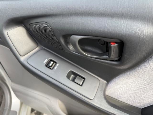 Used 2001 Subaru Forester S image 9