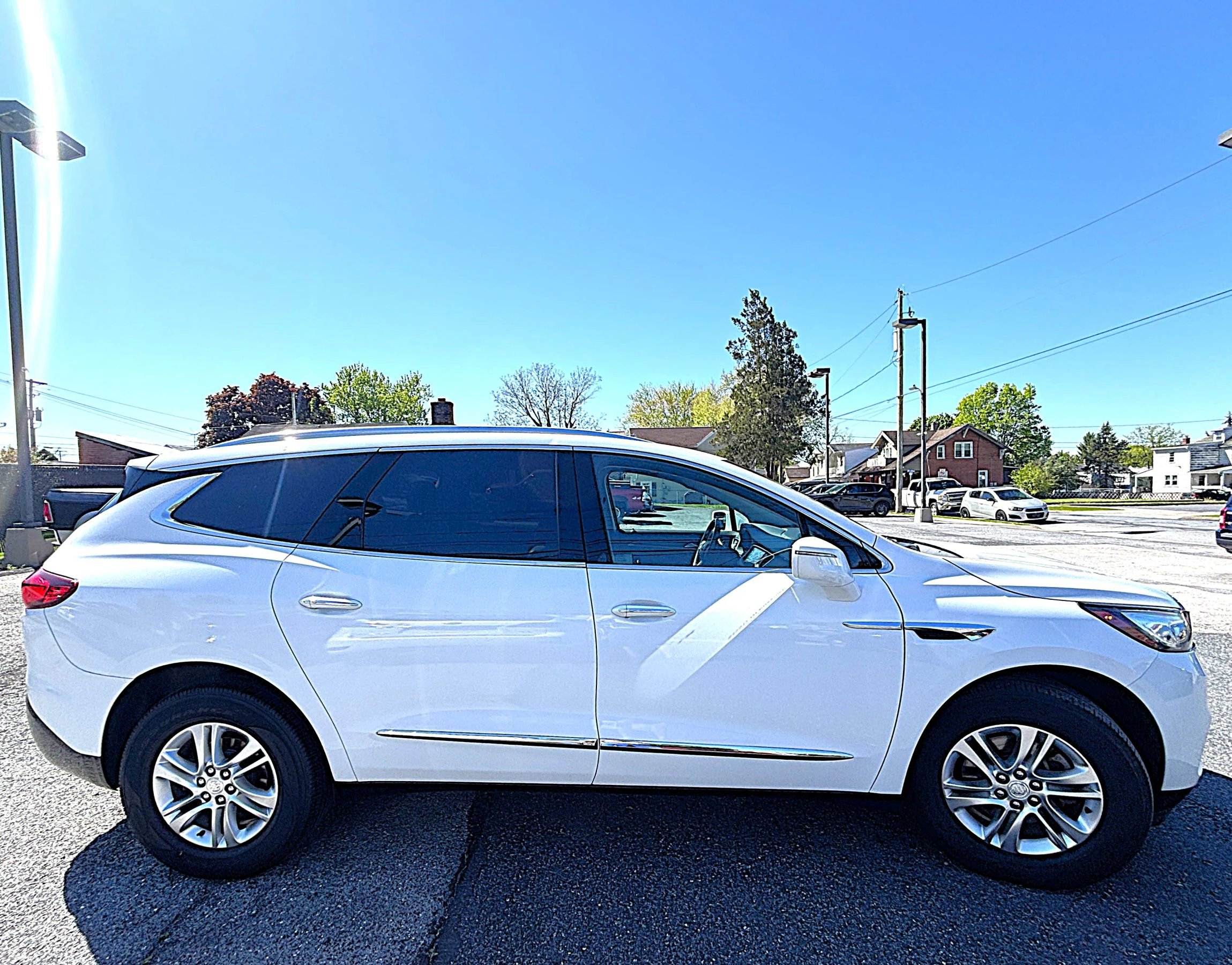 Used 2019 Buick Enclave Essence AWD/4WD image 6