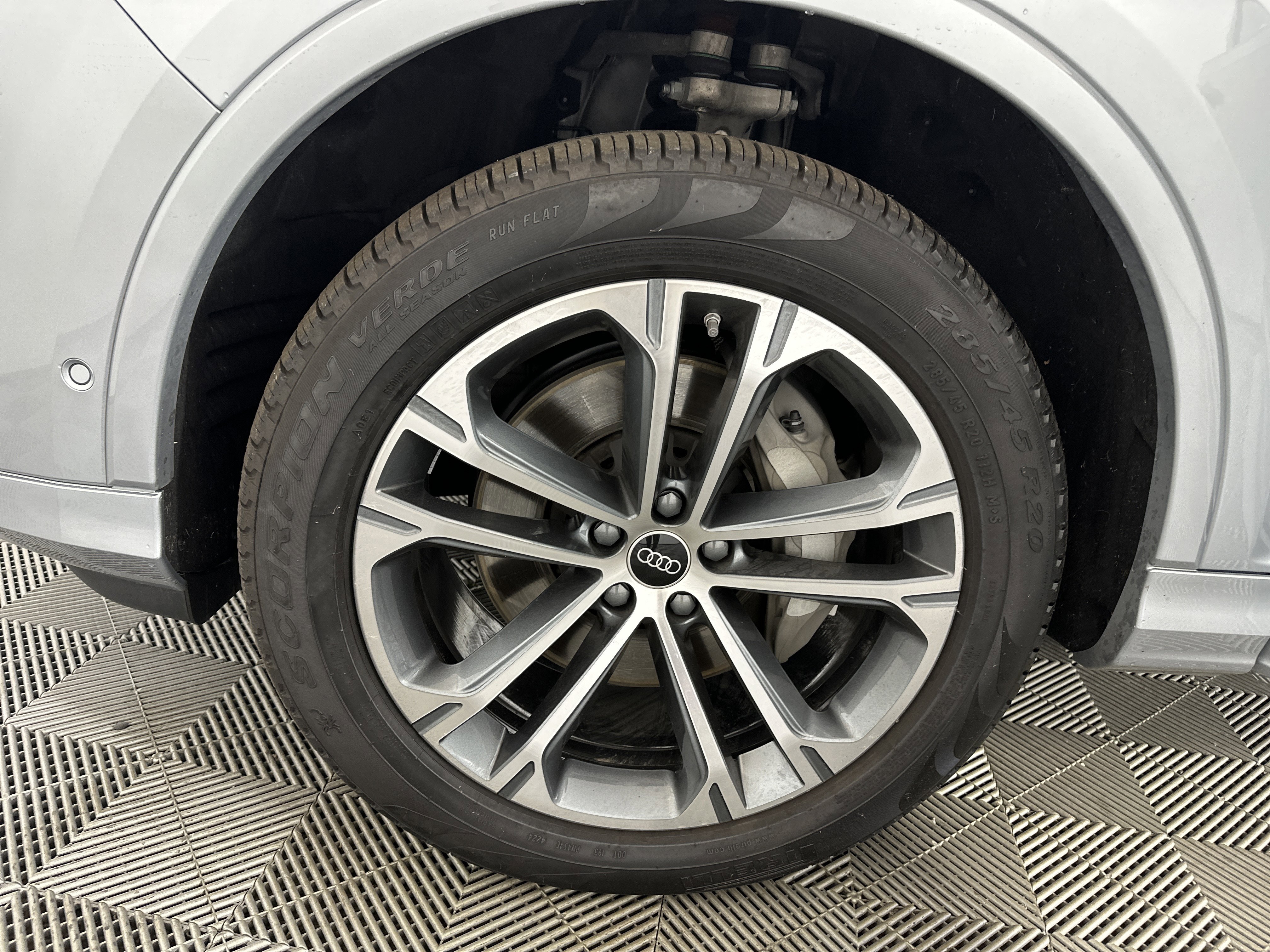 Certified 2025 Audi Q7 2.0T Premium Plus image 13