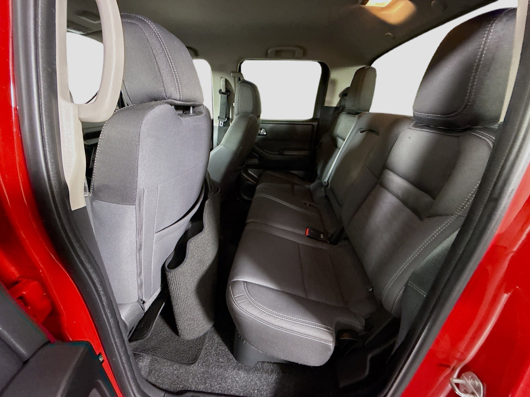 Used 2022 Nissan Frontier SV image 25