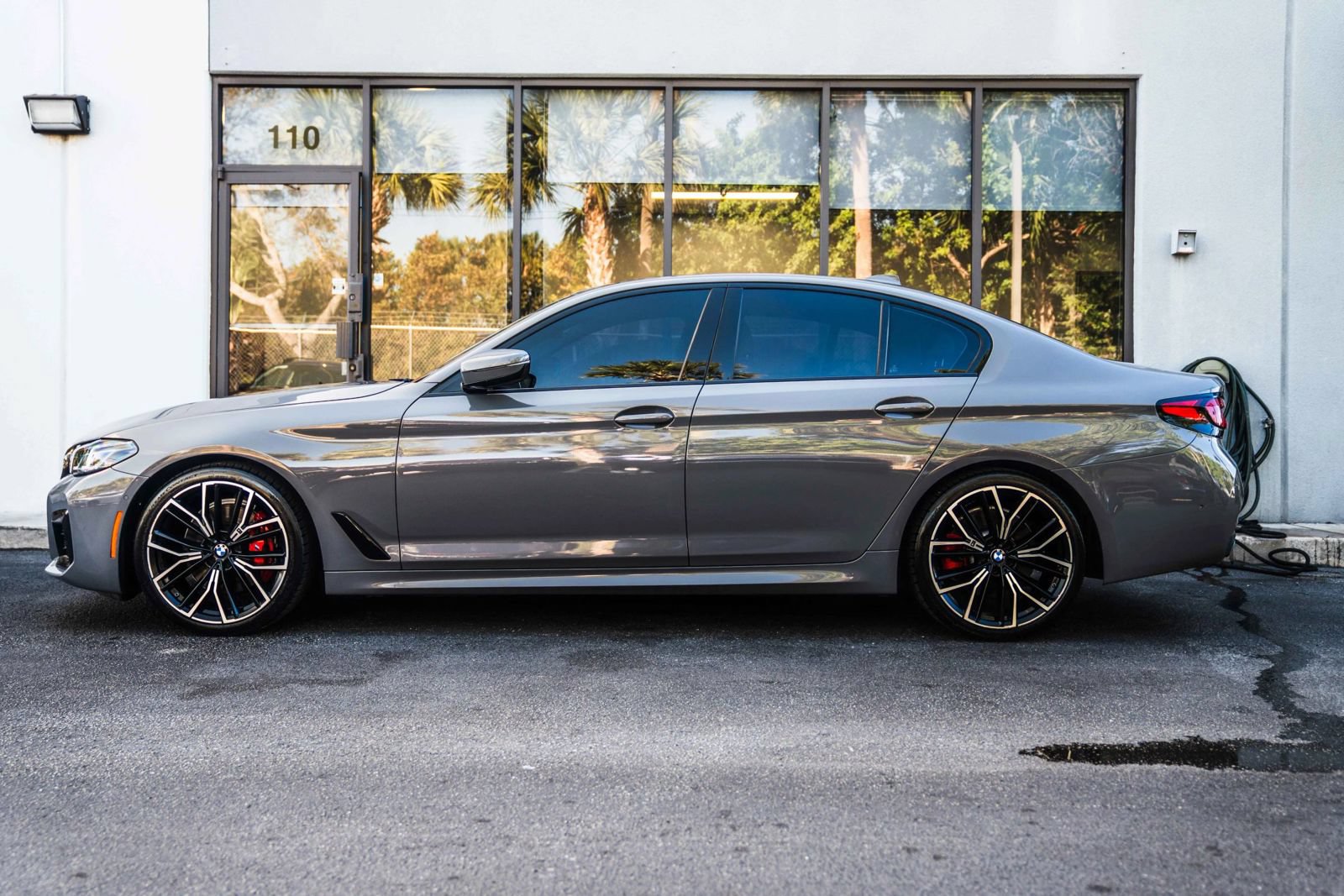 Used 2021 BMW 530i w/ M Sport Package RWD image 8