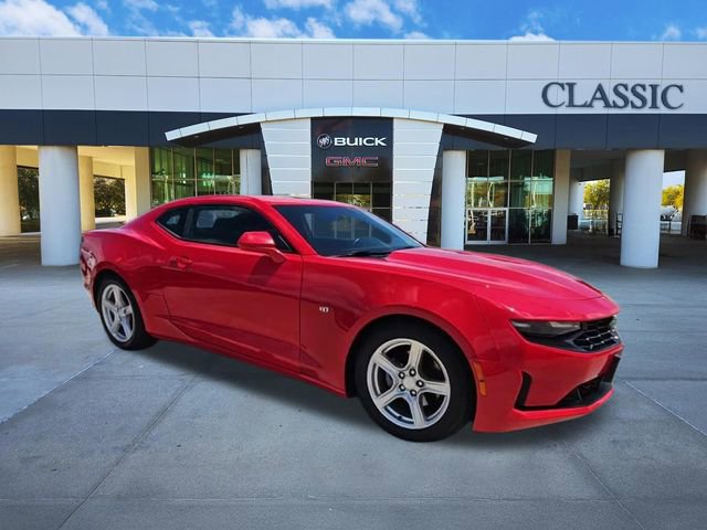 Used 2023 Chevrolet Camaro LT RWD image 2