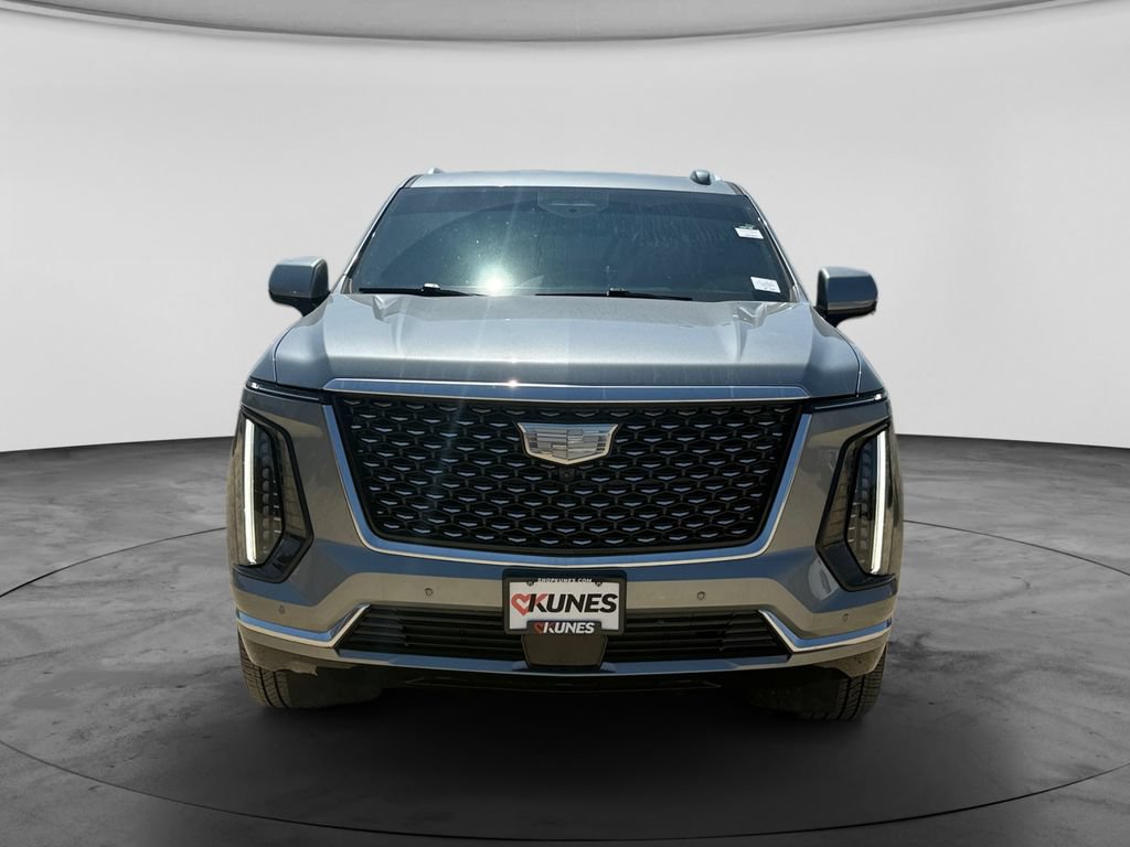 Used 2025 Cadillac Escalade Premium Luxury AWD/4WD image 4