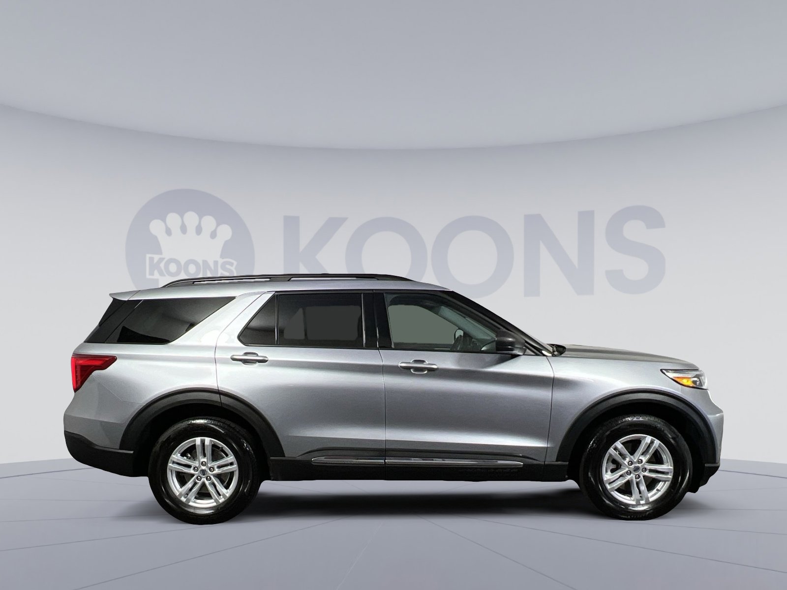 Used 2022 Ford Explorer XLT w/ Class IV Trailer Tow Package AWD/4WD image 12