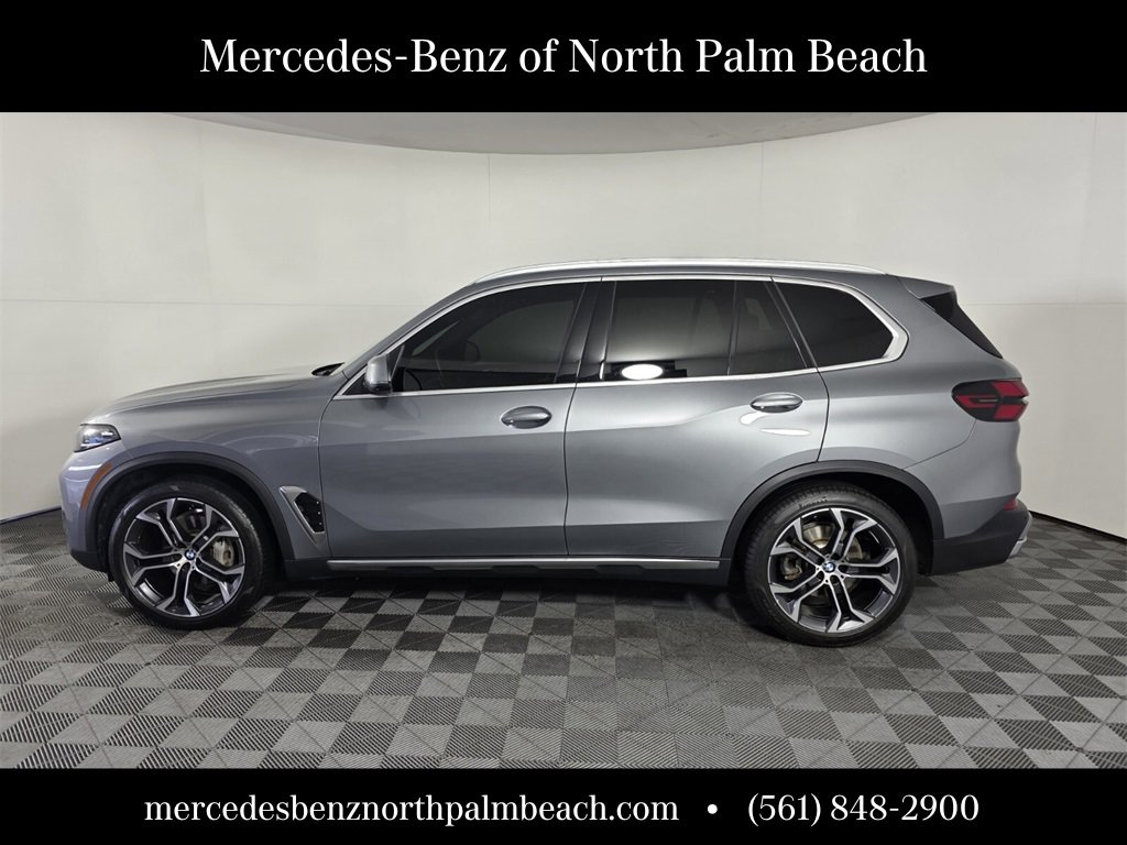 Used 2024 BMW X5 xDrive40i w/ Premium Package image 3