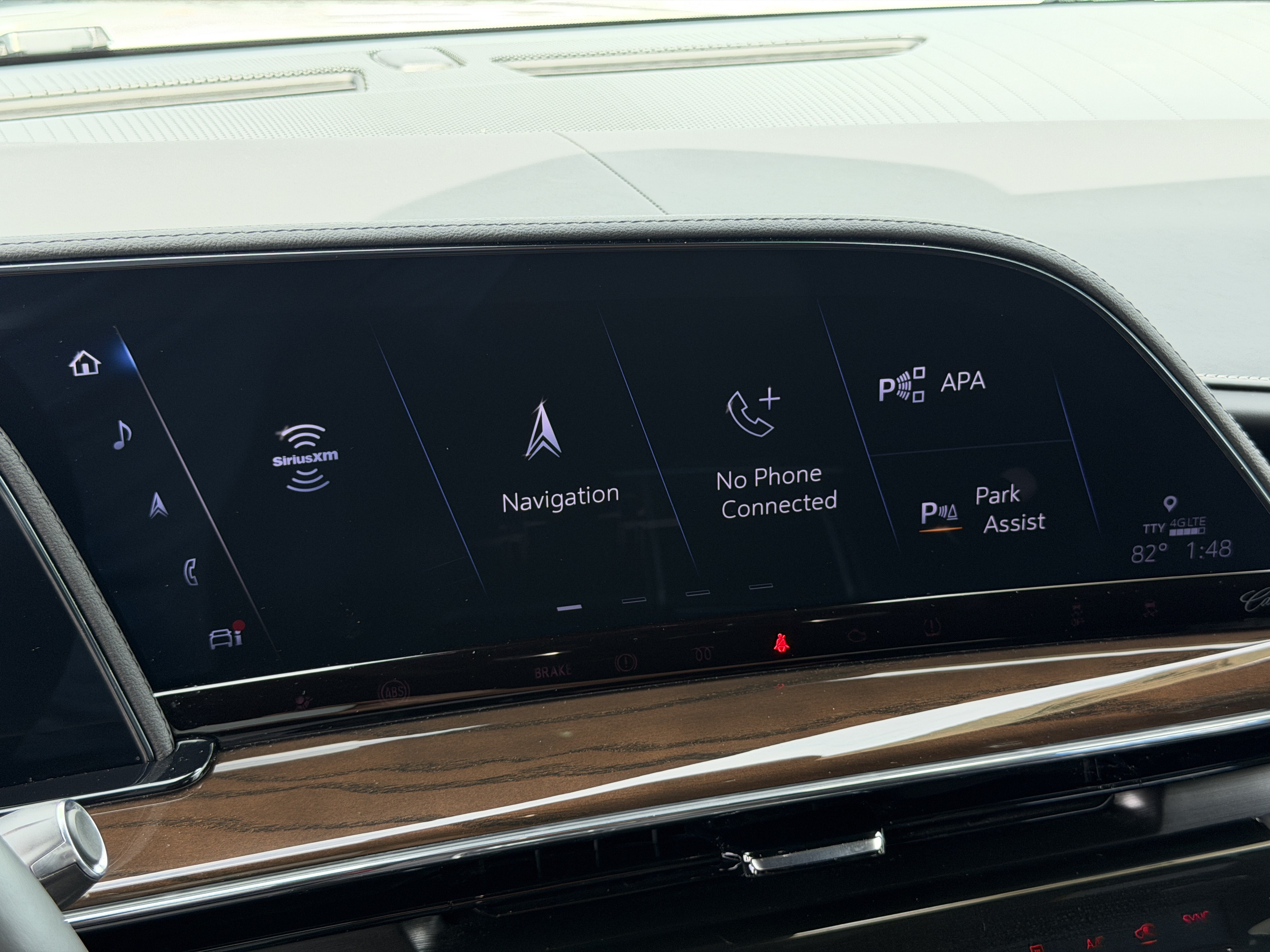Certified 2024 Cadillac Escalade ESV Premium Luxury Platinum w/ LPO, Floor Liner Package AWD/4WD image 27