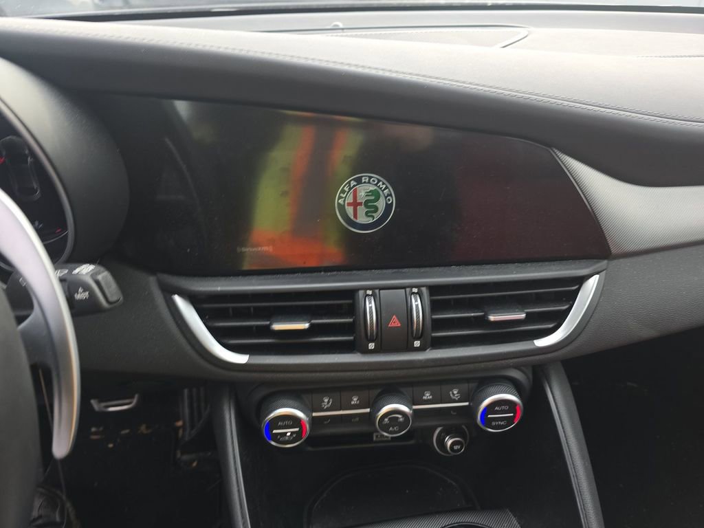 Used 2024 Alfa Romeo Giulia Veloce AWD/4WD image 7