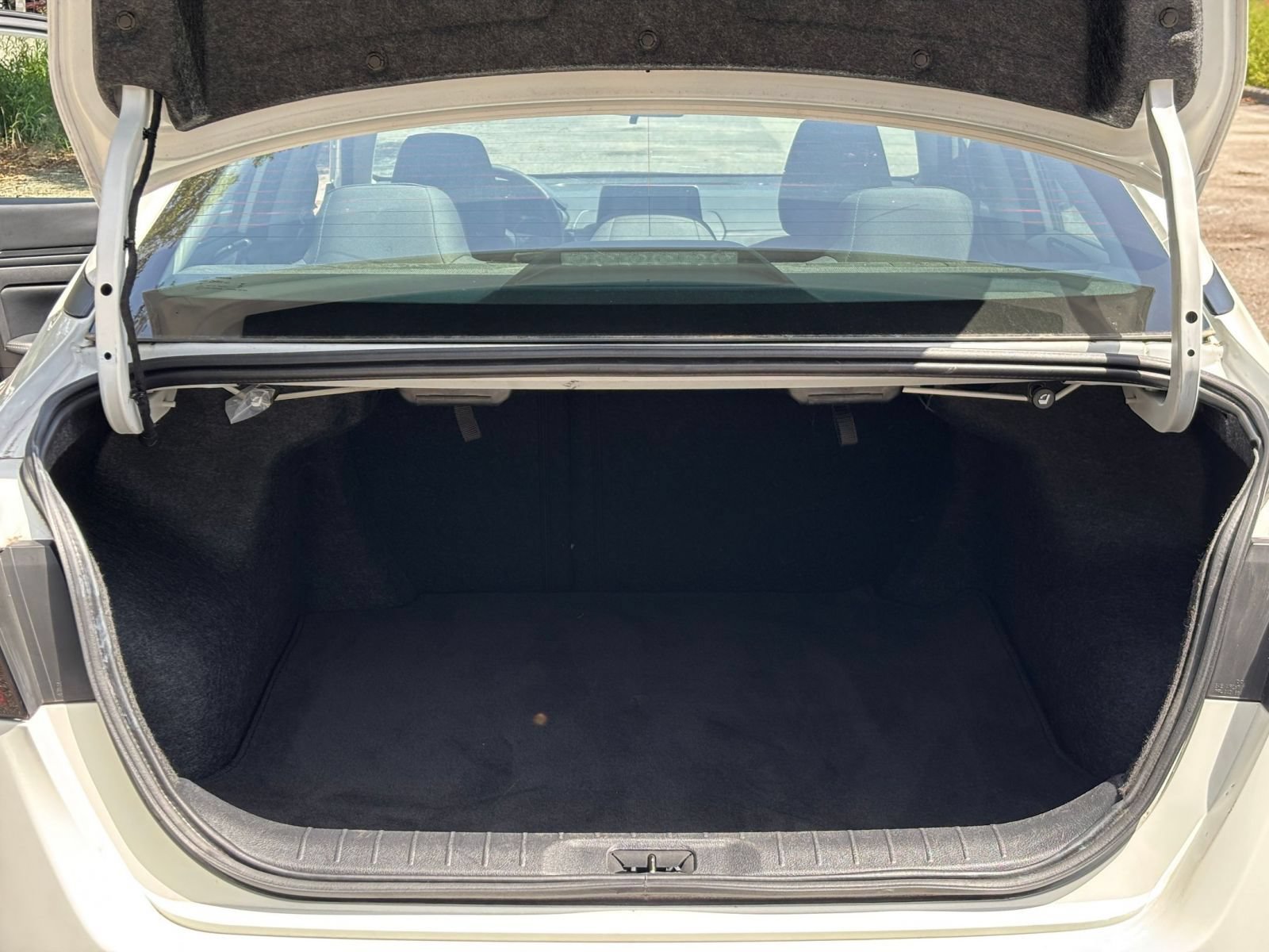 Used 2025 Nissan Altima 2.5 SV FWD image 26