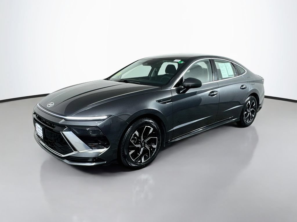 Used 2024 Hyundai Sonata SEL FWD image 2