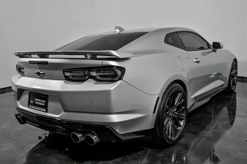 Used 2019 Chevrolet Camaro ZL1 RWD image 10