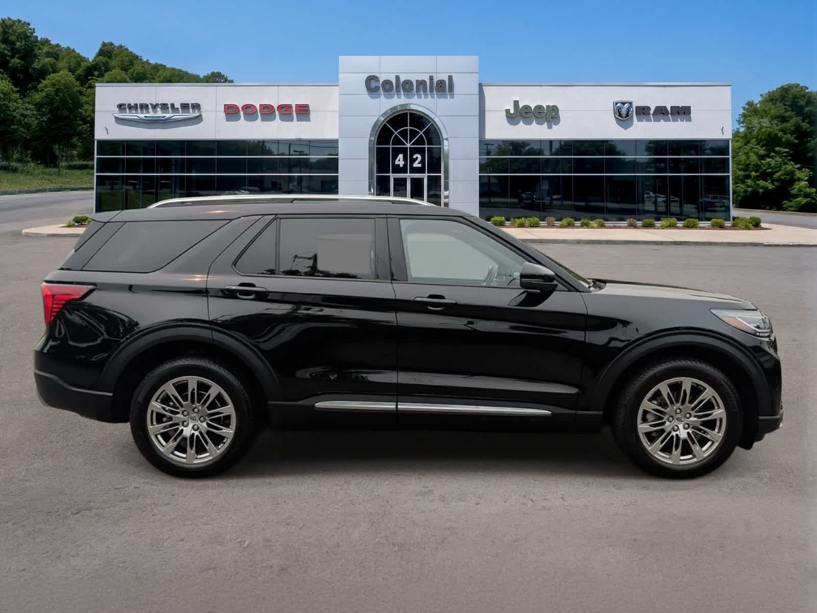 Used 2025 Ford Explorer Platinum AWD/4WD image 7