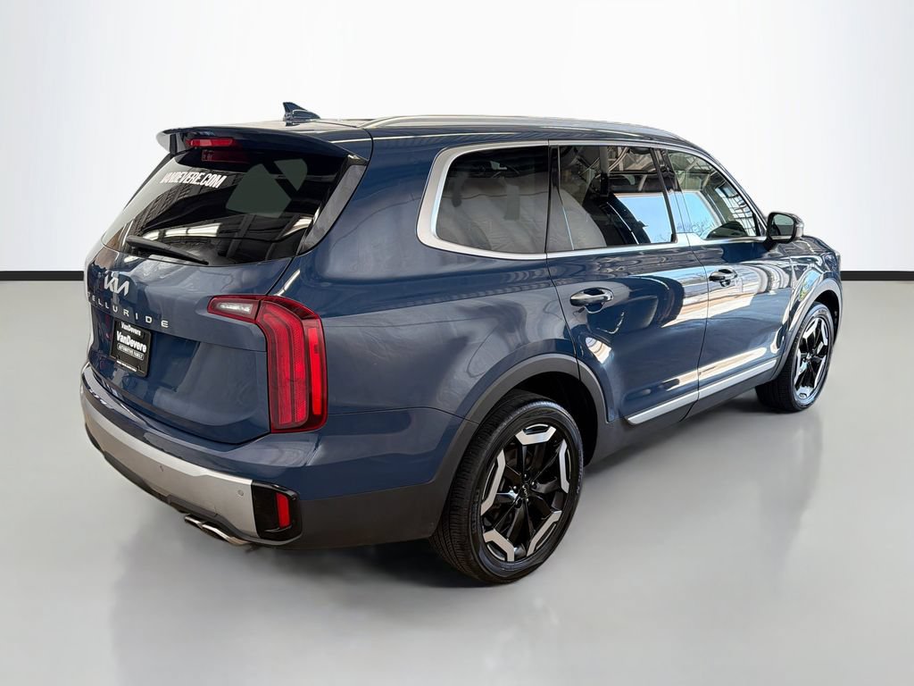 Used 2023 Kia Telluride S w/ S Sunroof Package FWD image 9