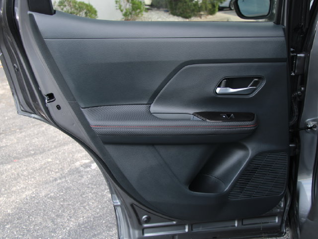 Used 2025 Nissan Kicks SR AWD/4WD image 23