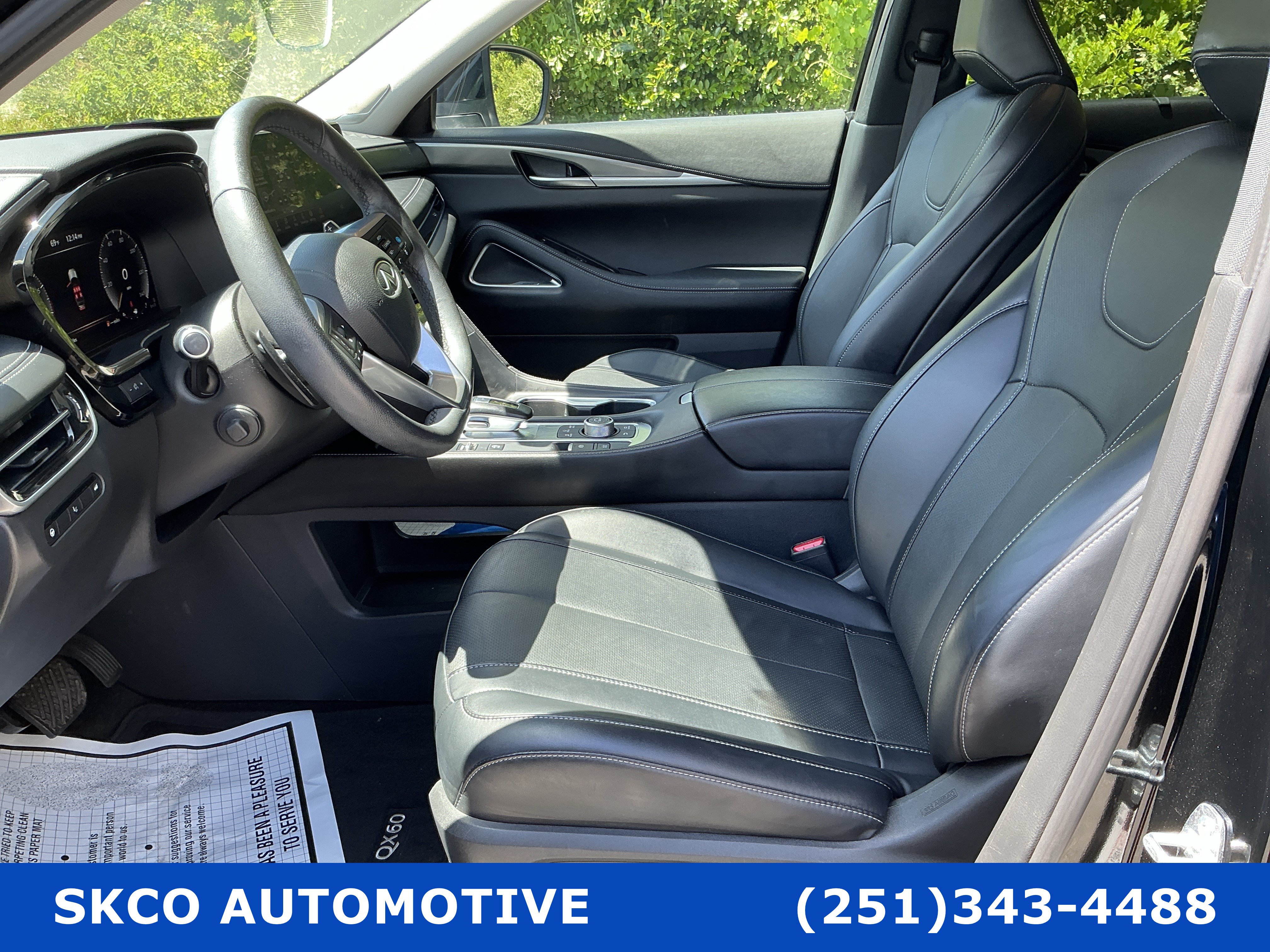 Used 2023 INFINITI QX60 Luxe w/ Vision Package FWD image 11