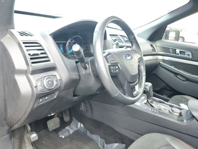 Used 2019 Ford Explorer XLT w/ Equipment Group 202A AWD/4WD image 20