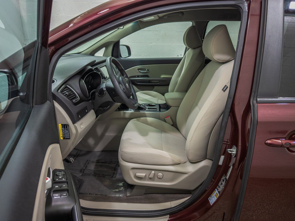 Used 2019 Kia Sedona LX FWD image 11