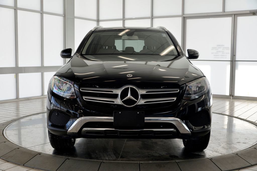 Used 2018 Mercedes-Benz GLC 300 4MATIC image 3