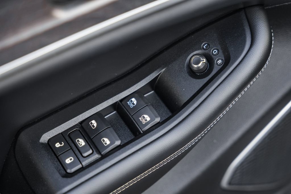 Used 2023 Jeep Grand Cherokee 4WD 4xe image 38