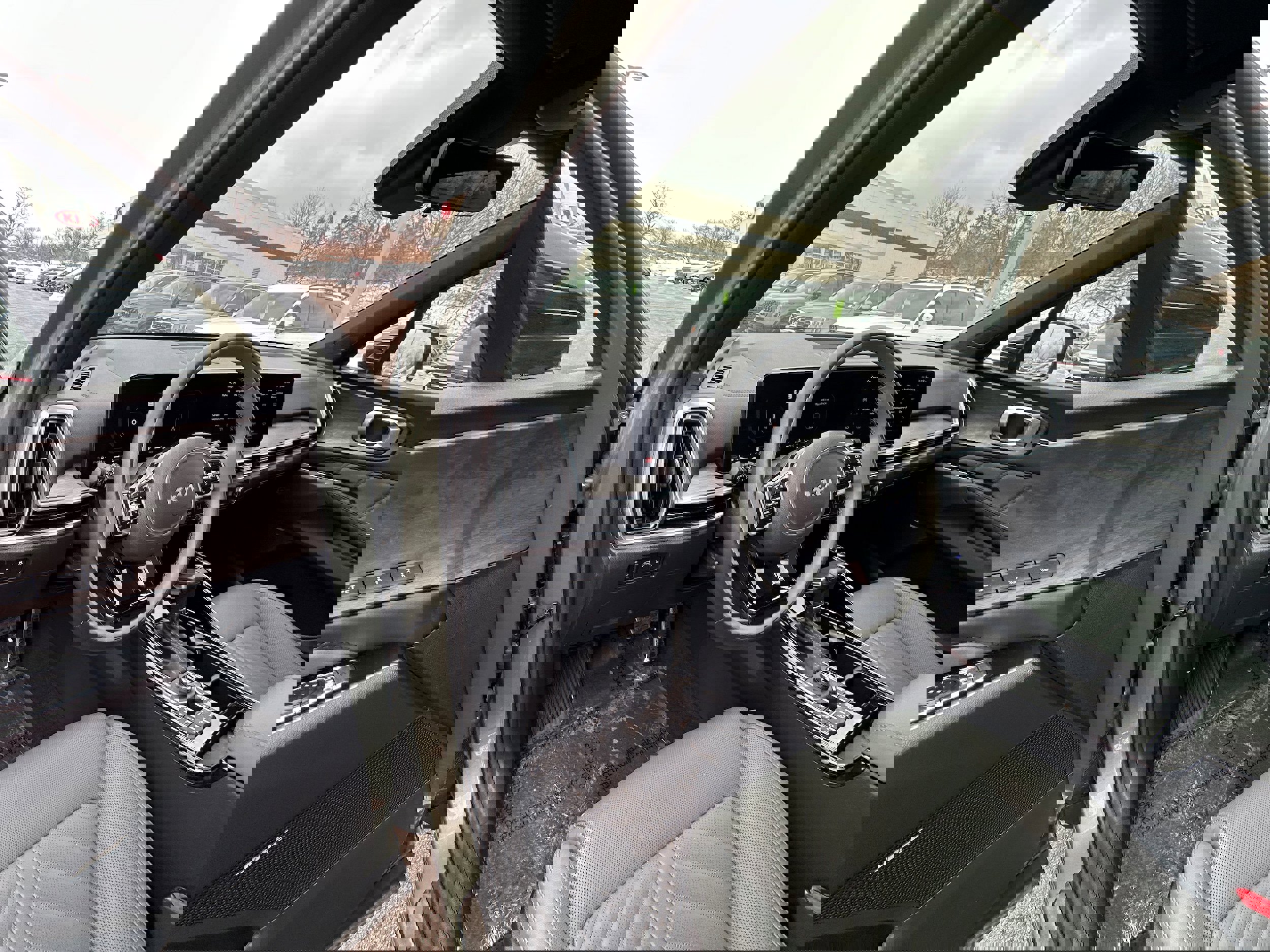 Used 2025 Kia Sorento SX Prestige w/ Sage Leather Package image 41